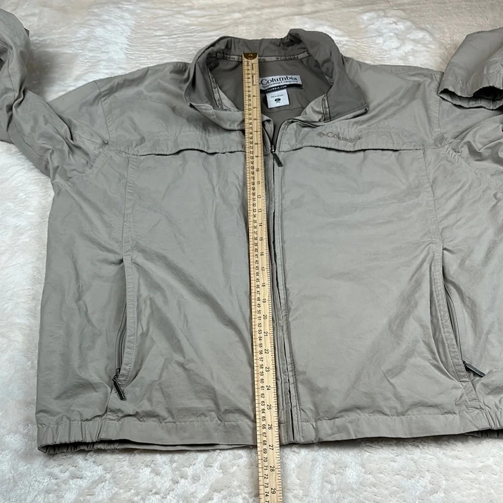 Gray Lightweight‎ Windbreaker Jacket with Elastic Cuffs